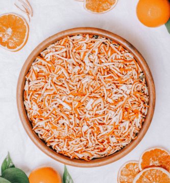 Écorces d'orange séchées coupées en fines lanières